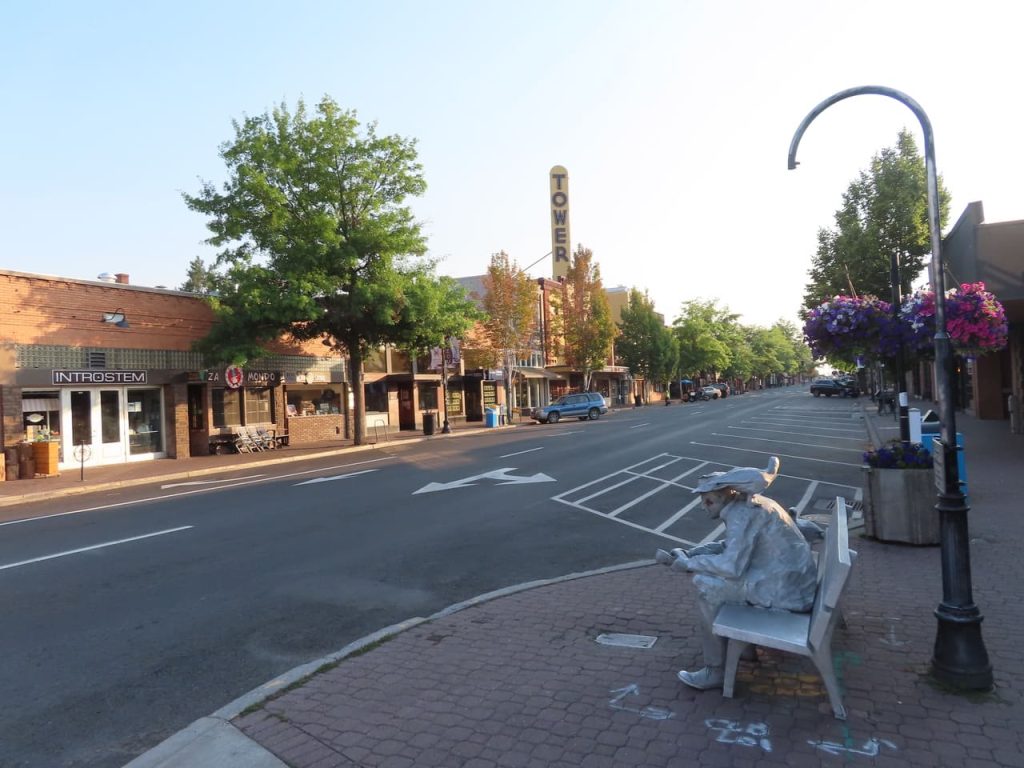 10 American Towns That Look Peaceful Until You Live There