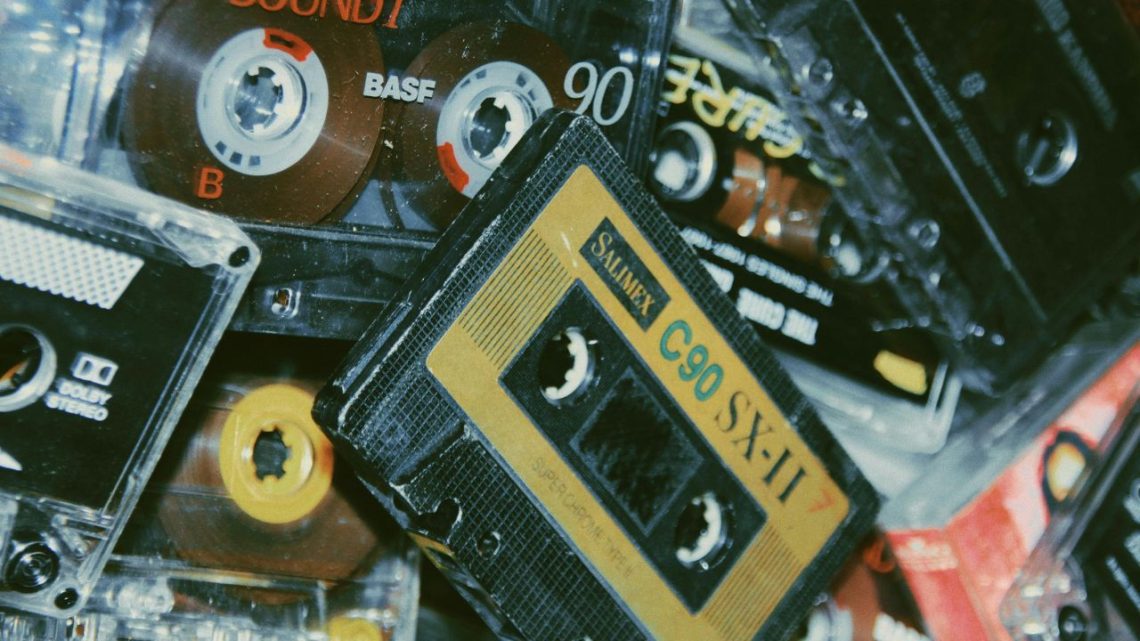 5 Tiny Things From the 90s That Still Hit You Right in the Chest