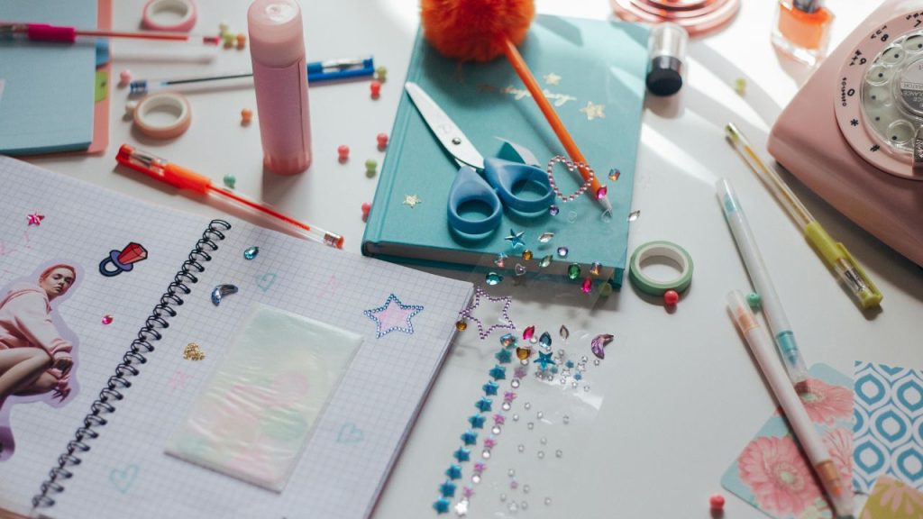 6 DIY Projects That Made 90s Kids Feel Like Tiny Inventors