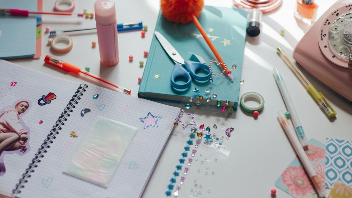 6 DIY Projects That Made 90s Kids Feel Like Tiny Inventors