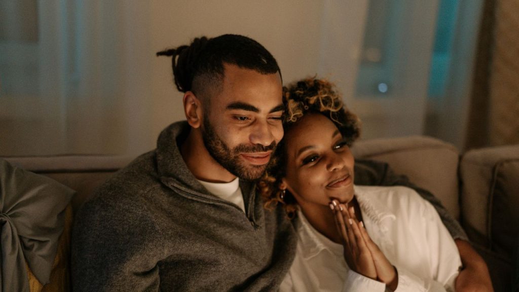 7 Little Things That Strengthen Love Without Trying Too Hard