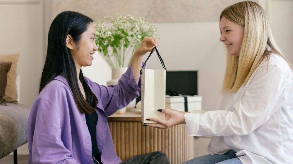 7 Subtle Signs Someone Feels Safe Around You