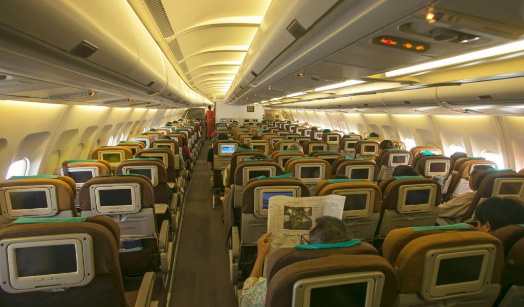 7 Travel Hacks That Make Long Flights Feel Short Even in Economy Class