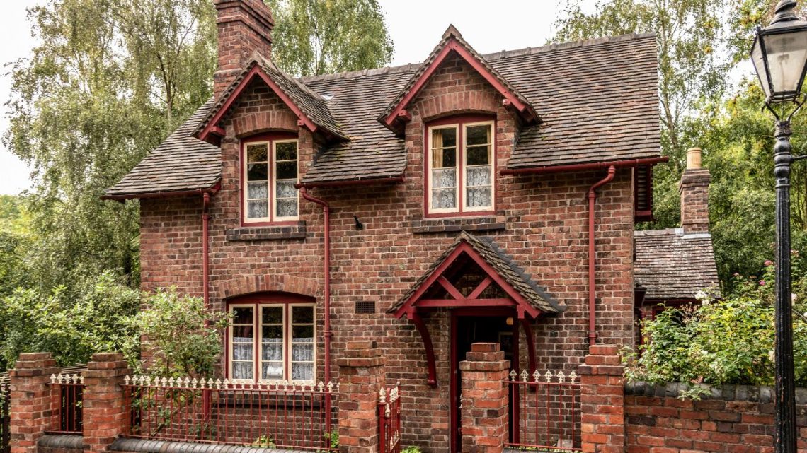 8 Cottages That Feel Like They Belong in a Storybook and Make You Want to Stay Forever