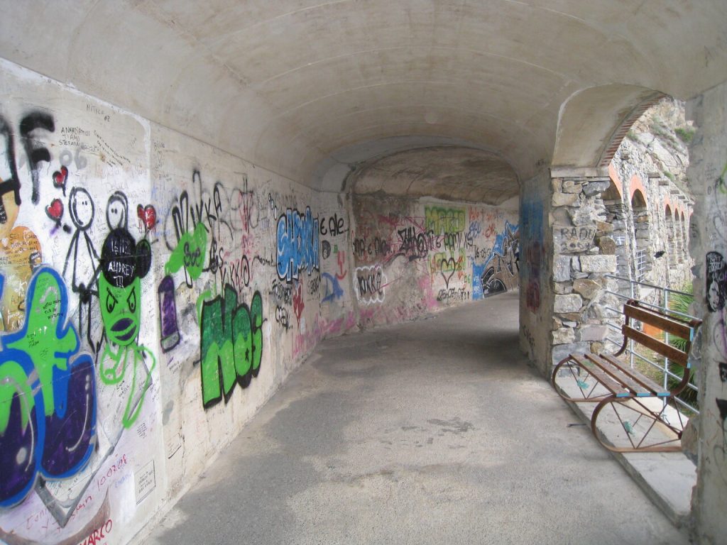  Via dell’Amore (Cinque Terre, Italy)