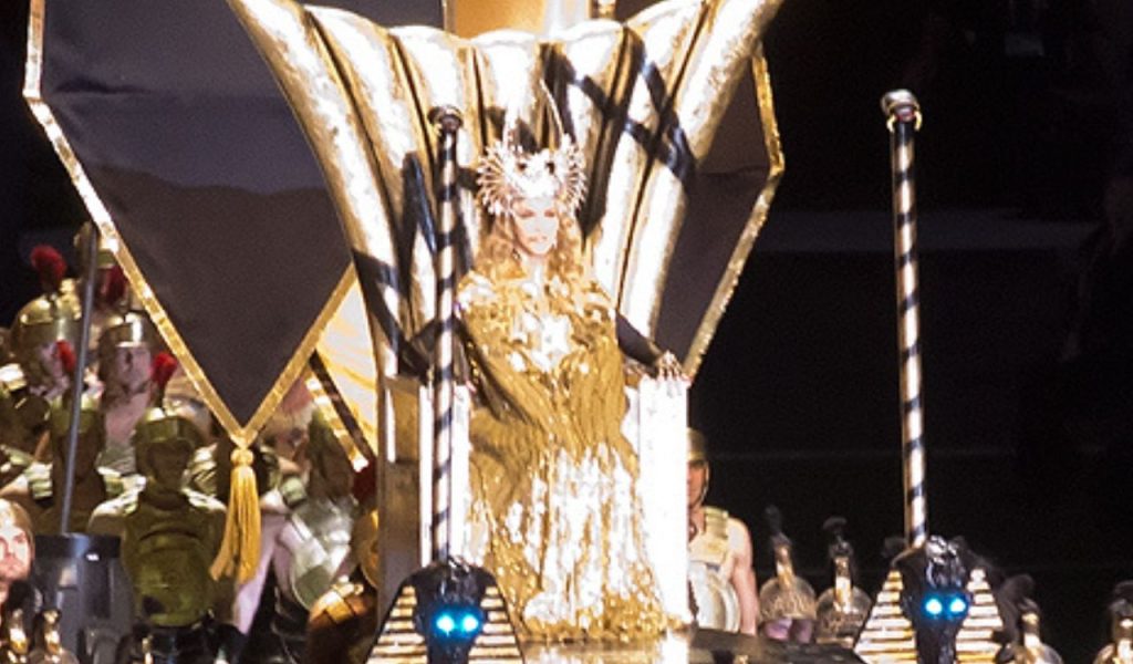 M.I.A.’s Flip-Off Moment