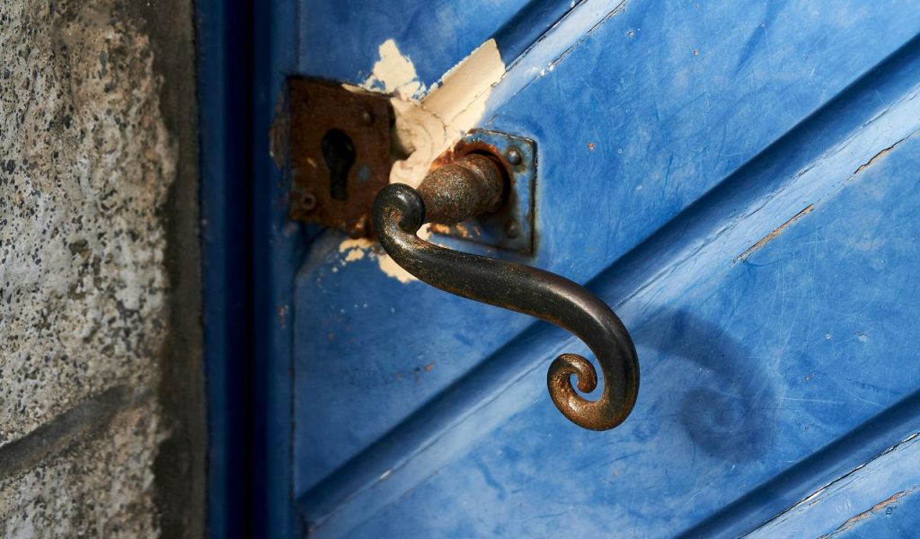 Outdated, Tarnished, or Broken Cabinet Hardware