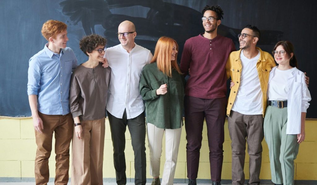 They Surround Themselves with Growth-Minded People