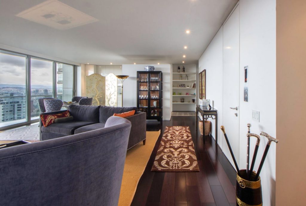 OUTDATED CARPET AND FLOORING