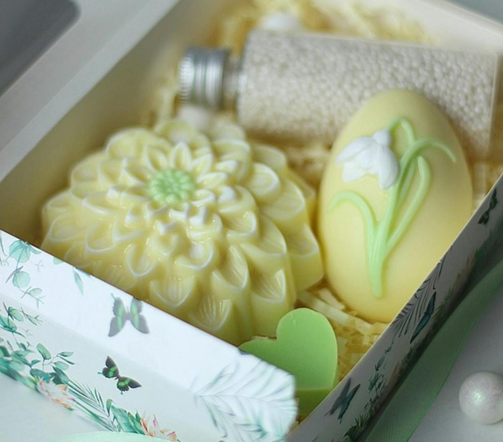 Soap carving micro art