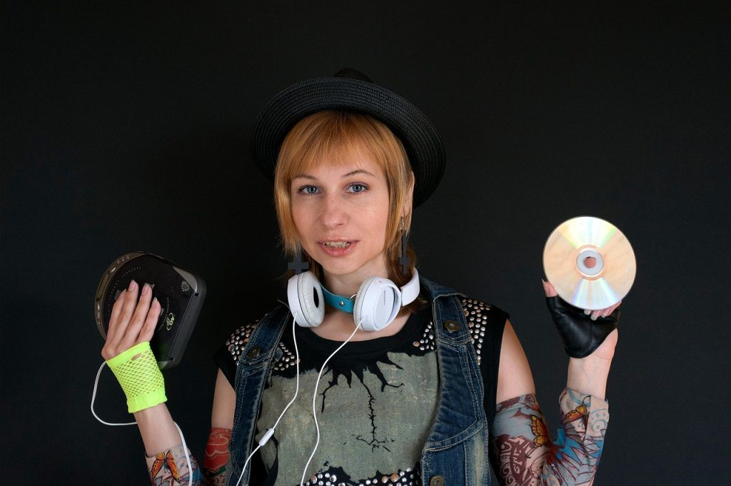 10 Gadgets That Were Everywhere in Your Childhood But Now Are Gone