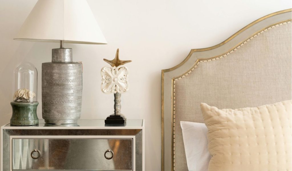 symmetrical lighting design 