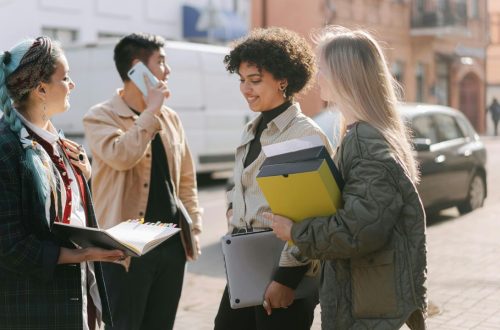 8 Everyday Situations That Felt Completely Different 30 Years Ago