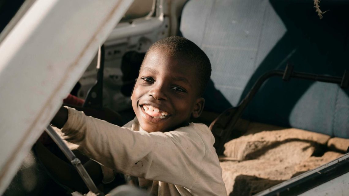 8 Forgotten Ways Kids Passed Time on Long Car Rides Before Phones