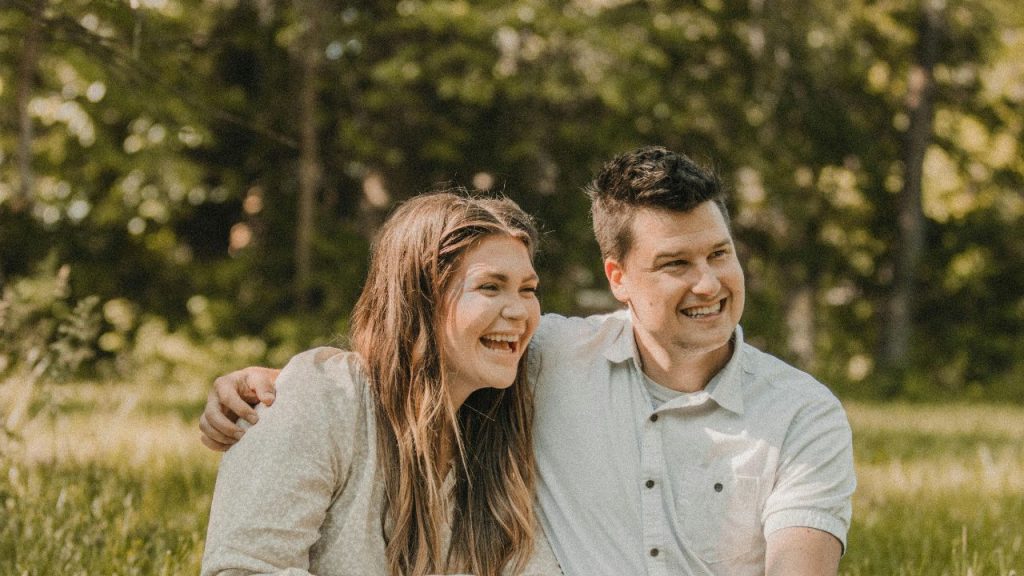 8 Signs You’re in Love With the Person, Not the Idea