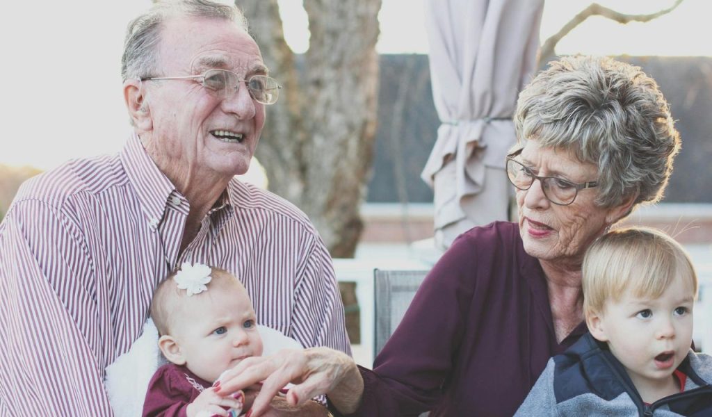 9 Relationship Expectations That Quietly Create Pressure