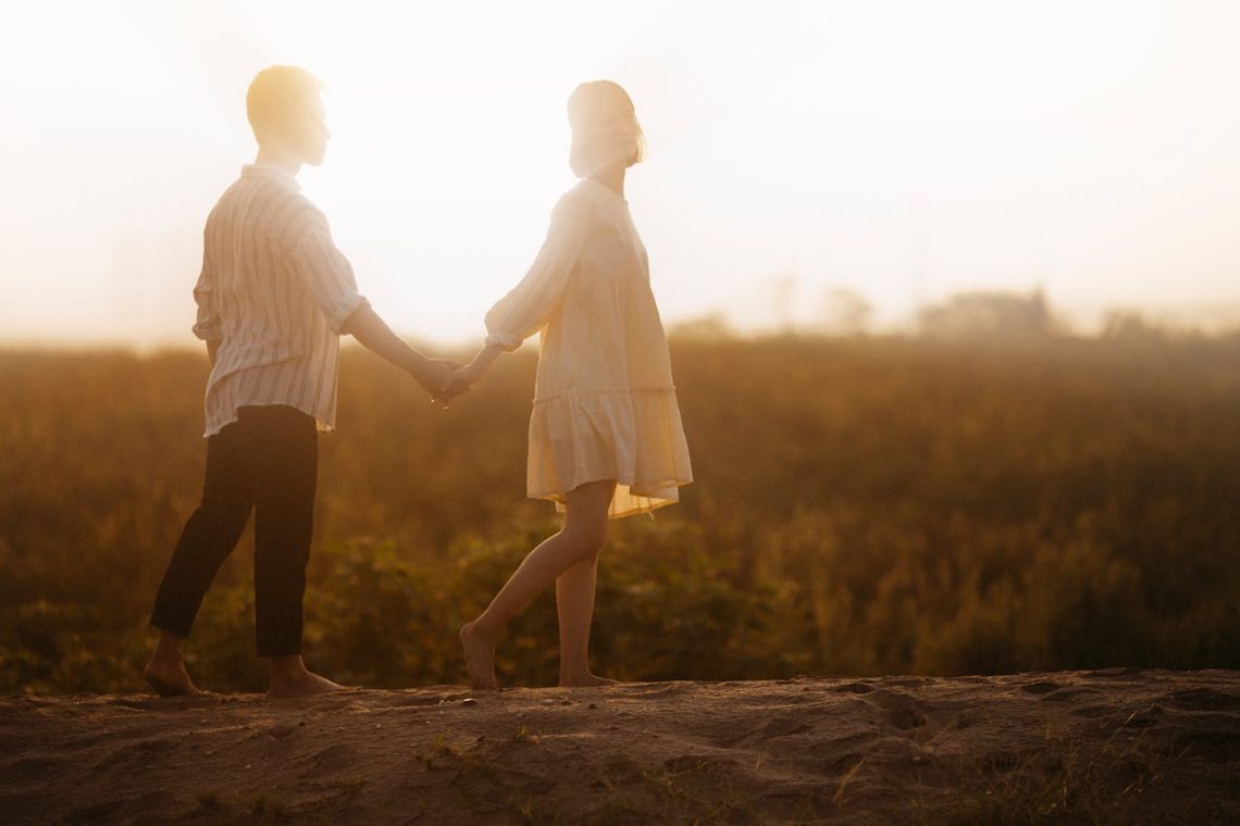 9 Relationship Myths That Sound Romantic but Create Problems